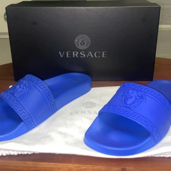 New Vercase mens by the pool slides Sizes 42 or 43 display picture 3